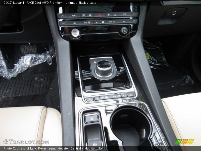Ultimate Black / Latte 2017 Jaguar F-PACE 20d AWD Premium