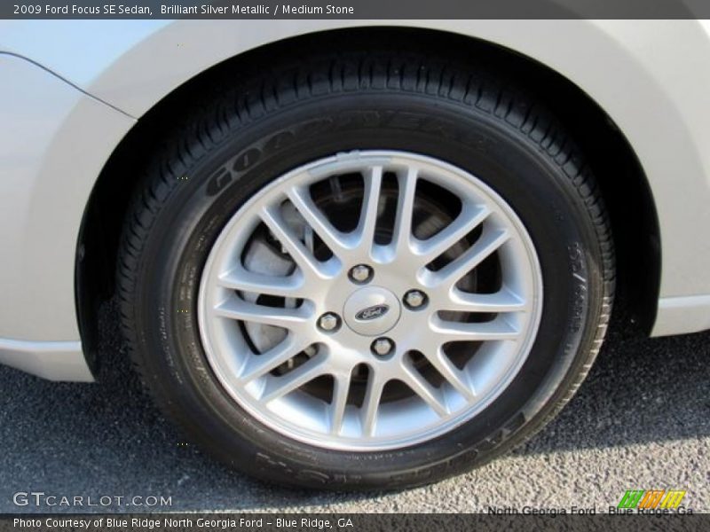 Brilliant Silver Metallic / Medium Stone 2009 Ford Focus SE Sedan