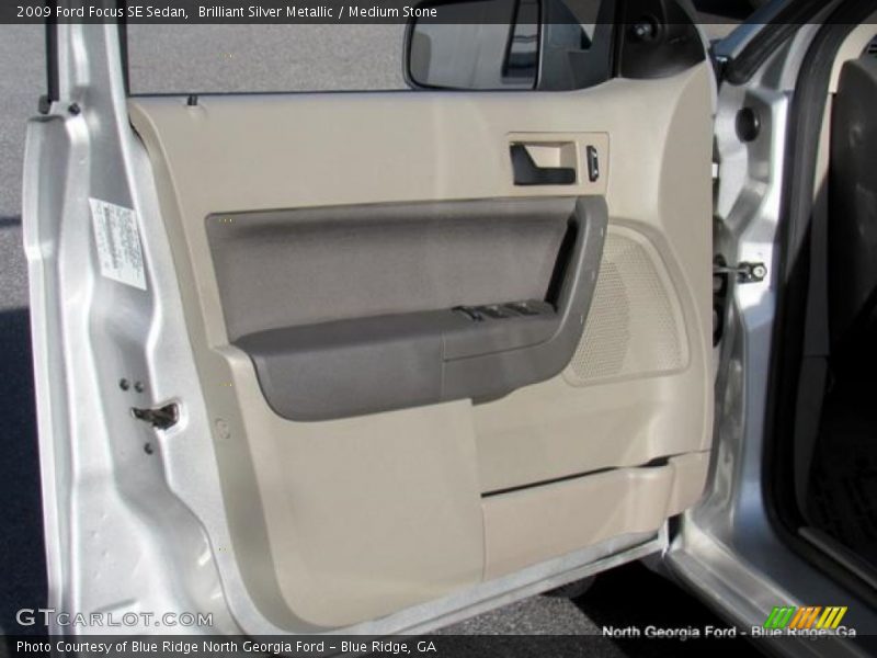 Brilliant Silver Metallic / Medium Stone 2009 Ford Focus SE Sedan