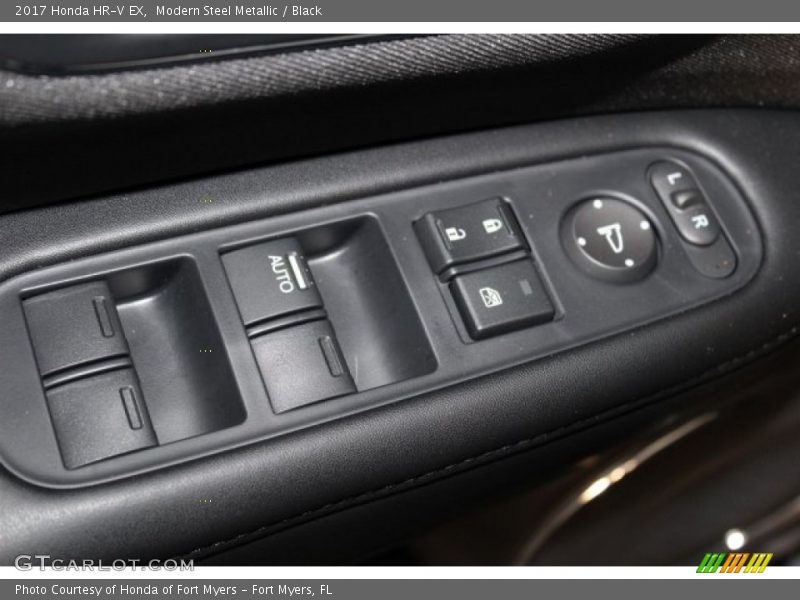 Modern Steel Metallic / Black 2017 Honda HR-V EX