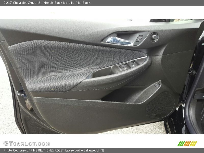 Mosaic Black Metallic / Jet Black 2017 Chevrolet Cruze LS