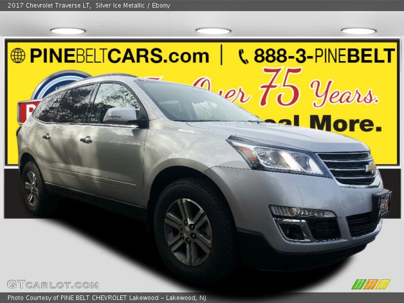 Silver Ice Metallic / Ebony 2017 Chevrolet Traverse LT
