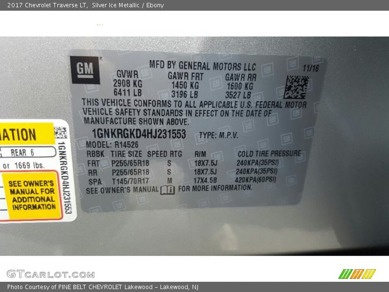 Silver Ice Metallic / Ebony 2017 Chevrolet Traverse LT