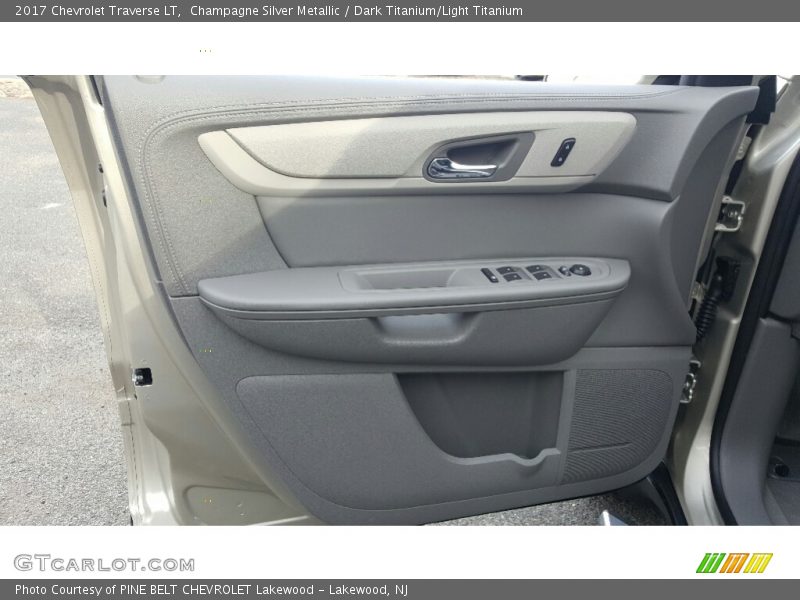 Champagne Silver Metallic / Dark Titanium/Light Titanium 2017 Chevrolet Traverse LT