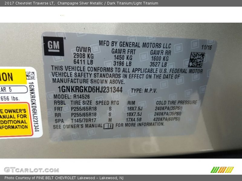 Champagne Silver Metallic / Dark Titanium/Light Titanium 2017 Chevrolet Traverse LT