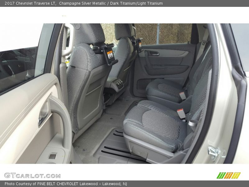 Champagne Silver Metallic / Dark Titanium/Light Titanium 2017 Chevrolet Traverse LT