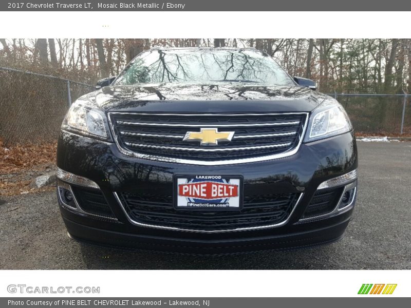 Mosaic Black Metallic / Ebony 2017 Chevrolet Traverse LT