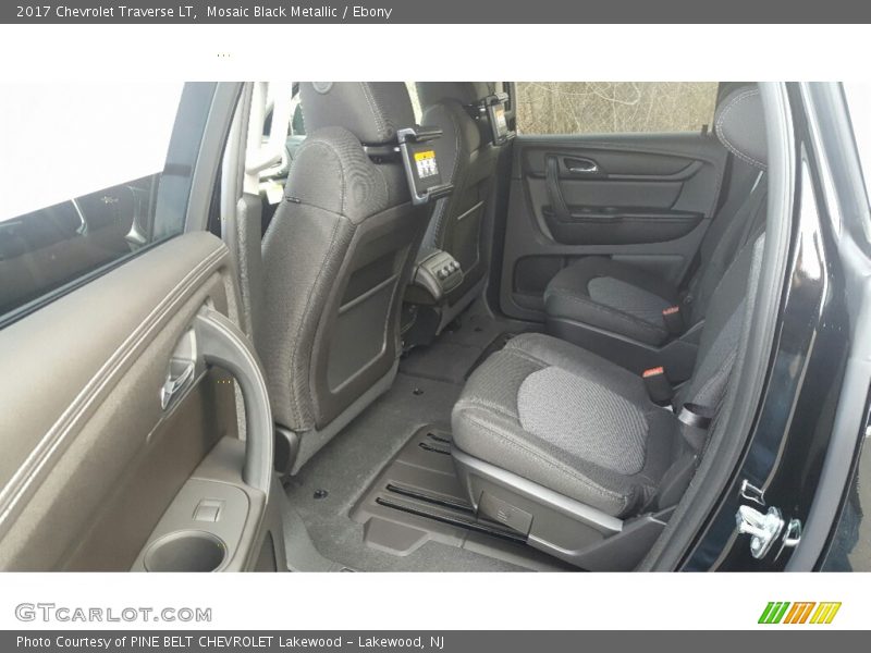Mosaic Black Metallic / Ebony 2017 Chevrolet Traverse LT