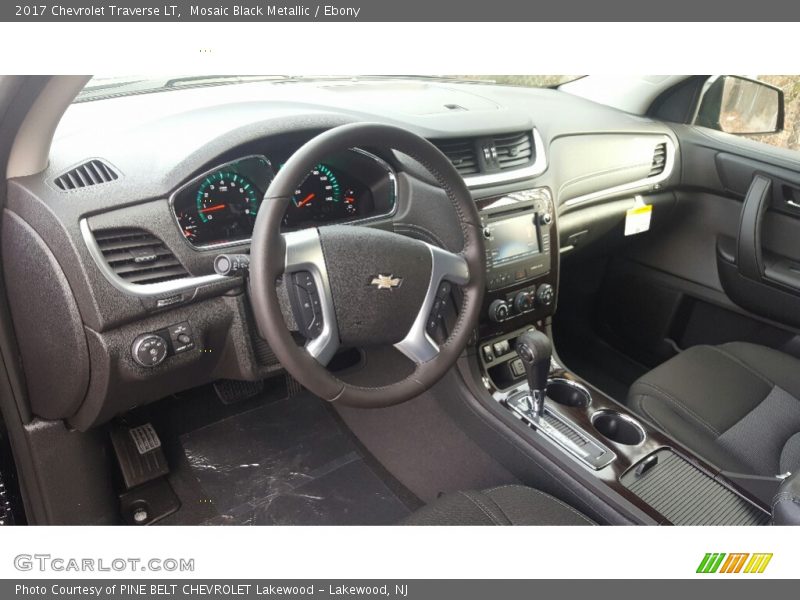 Mosaic Black Metallic / Ebony 2017 Chevrolet Traverse LT
