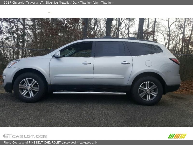 Silver Ice Metallic / Dark Titanium/Light Titanium 2017 Chevrolet Traverse LT