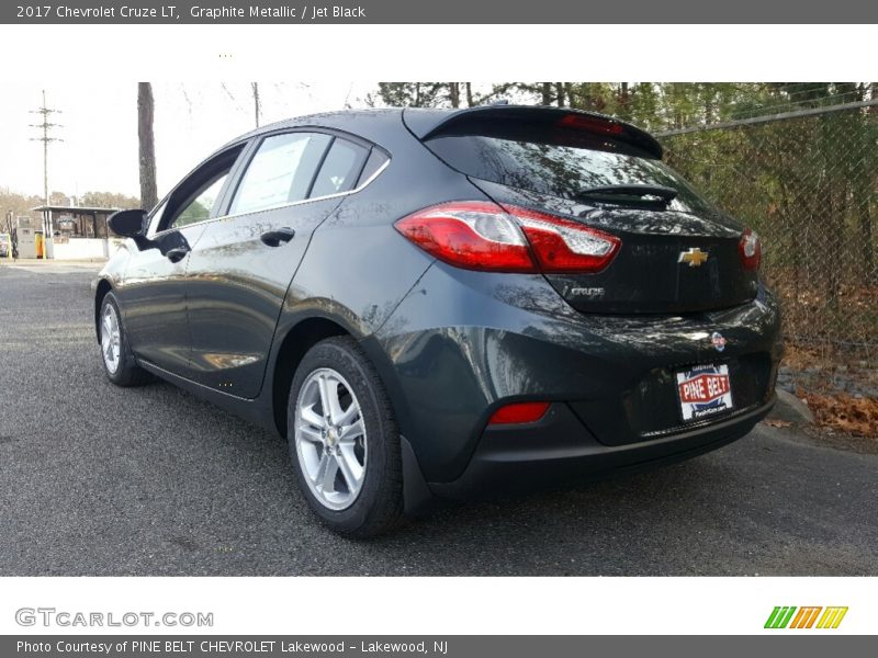 Graphite Metallic / Jet Black 2017 Chevrolet Cruze LT