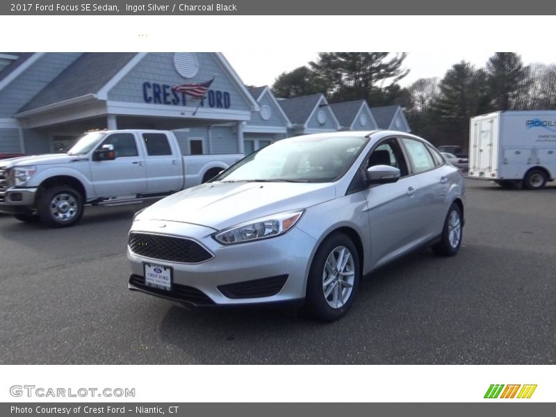 Ingot Silver / Charcoal Black 2017 Ford Focus SE Sedan