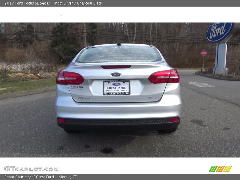 Ingot Silver / Charcoal Black 2017 Ford Focus SE Sedan