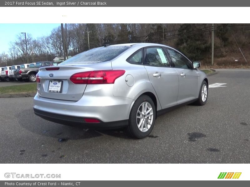 Ingot Silver / Charcoal Black 2017 Ford Focus SE Sedan