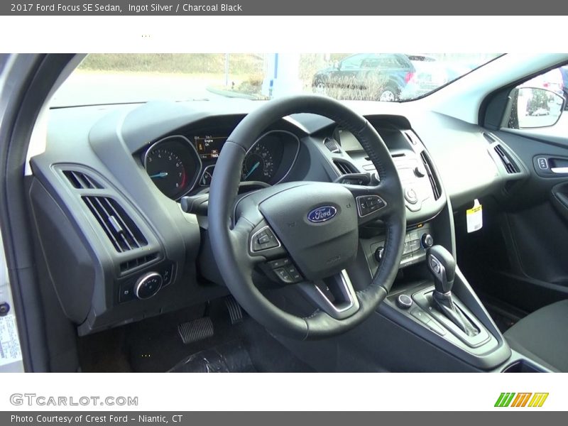 Ingot Silver / Charcoal Black 2017 Ford Focus SE Sedan