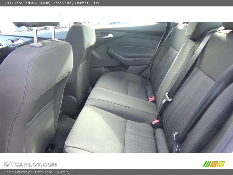 Ingot Silver / Charcoal Black 2017 Ford Focus SE Sedan