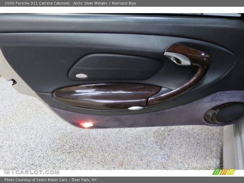 Arctic Silver Metallic / Metropol Blue 2000 Porsche 911 Carrera Cabriolet