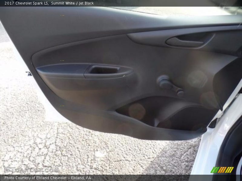 Summit White / Jet Black 2017 Chevrolet Spark LS