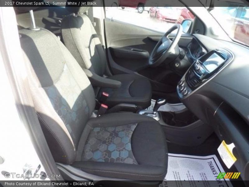 Summit White / Jet Black 2017 Chevrolet Spark LS