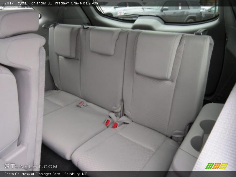 Predawn Gray Mica / Ash 2017 Toyota Highlander LE
