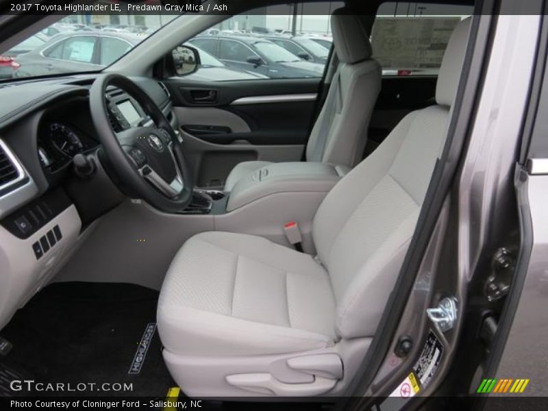  2017 Highlander LE Ash Interior