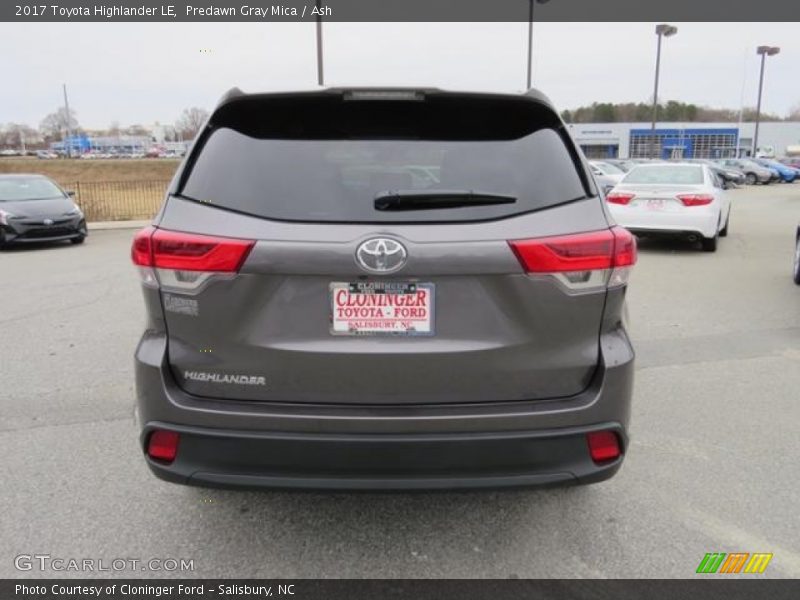 Predawn Gray Mica / Ash 2017 Toyota Highlander LE