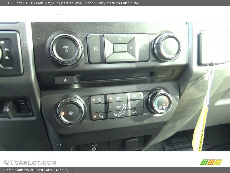 Controls of 2017 F350 Super Duty XL SuperCab 4x4