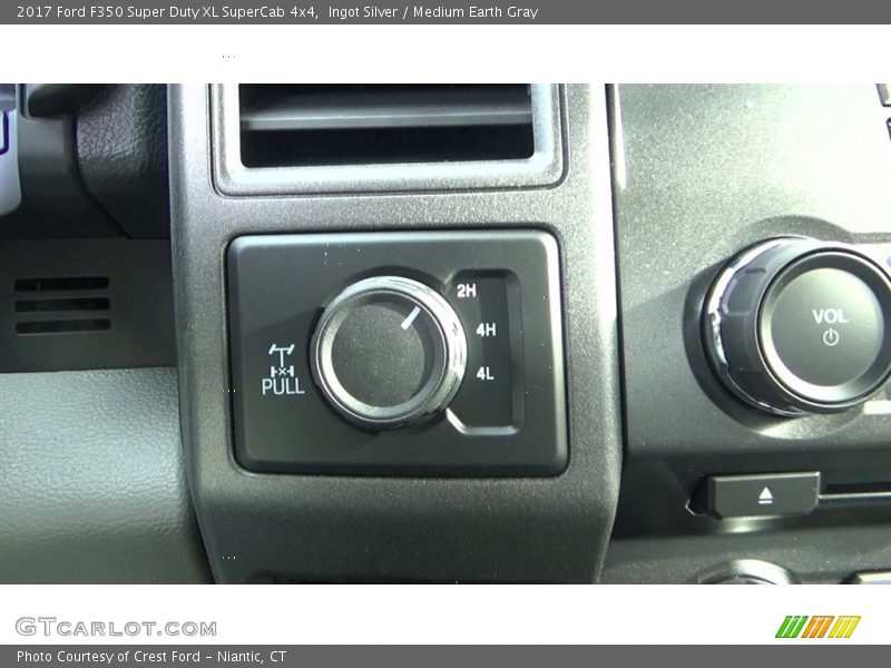 Controls of 2017 F350 Super Duty XL SuperCab 4x4
