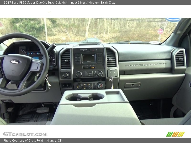 Dashboard of 2017 F350 Super Duty XL SuperCab 4x4