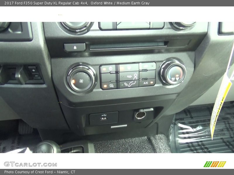 Oxford White / Medium Earth Gray 2017 Ford F350 Super Duty XL Regular Cab 4x4