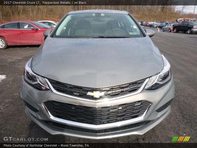 Pepperdust Metallic / Jet Black 2017 Chevrolet Cruze LT