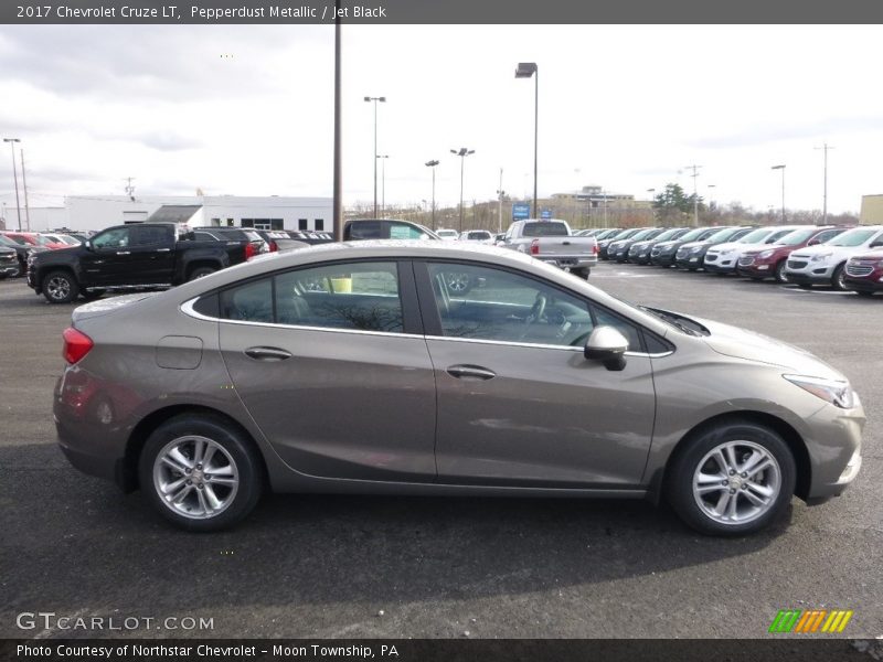 Pepperdust Metallic / Jet Black 2017 Chevrolet Cruze LT