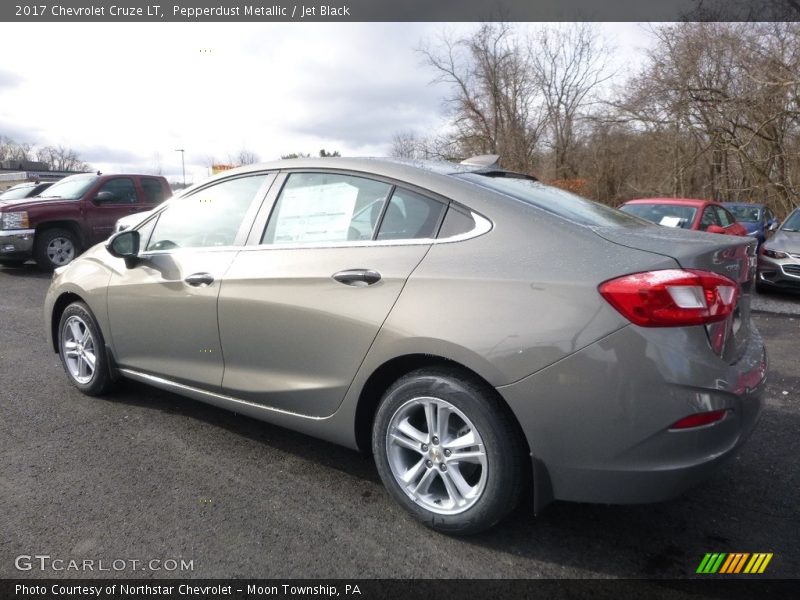 Pepperdust Metallic / Jet Black 2017 Chevrolet Cruze LT