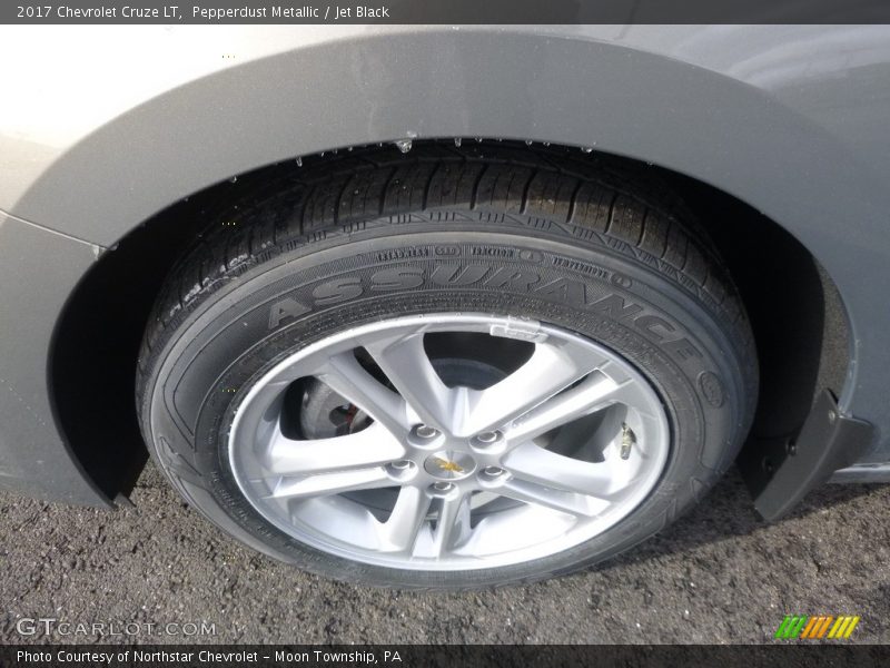 Pepperdust Metallic / Jet Black 2017 Chevrolet Cruze LT
