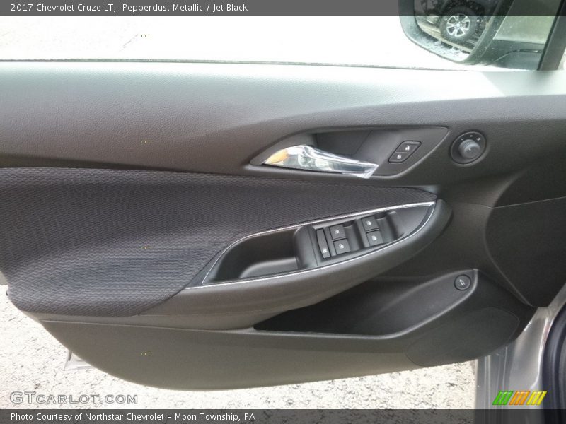 Pepperdust Metallic / Jet Black 2017 Chevrolet Cruze LT