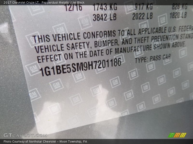 Pepperdust Metallic / Jet Black 2017 Chevrolet Cruze LT