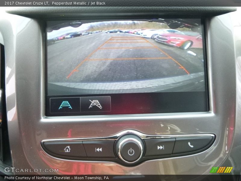 Pepperdust Metallic / Jet Black 2017 Chevrolet Cruze LT