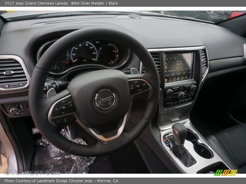 Dashboard of 2017 Grand Cherokee Laredo