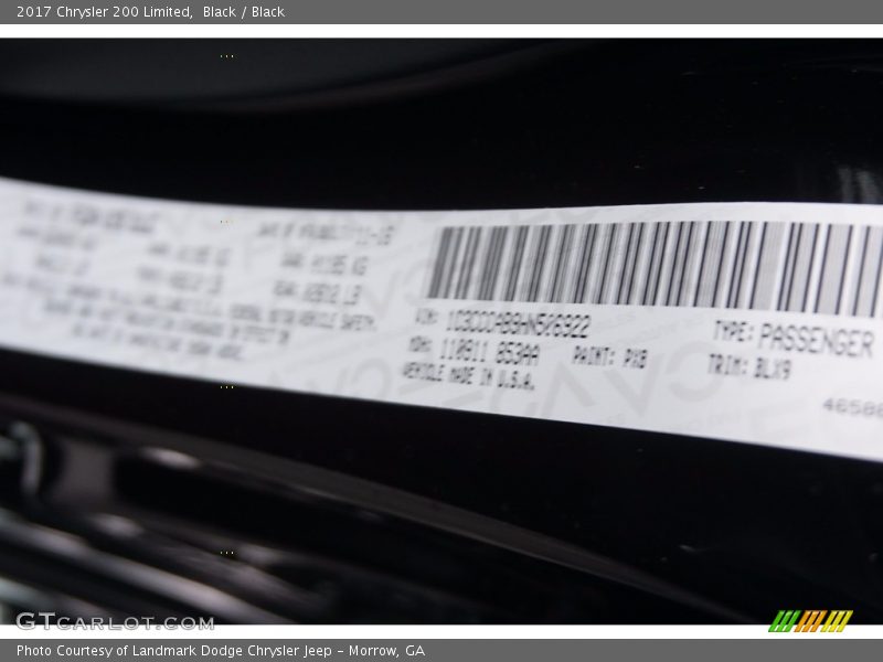 Black / Black 2017 Chrysler 200 Limited