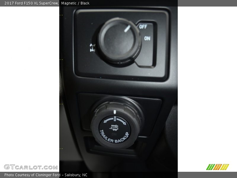 Magnetic / Black 2017 Ford F150 XL SuperCrew