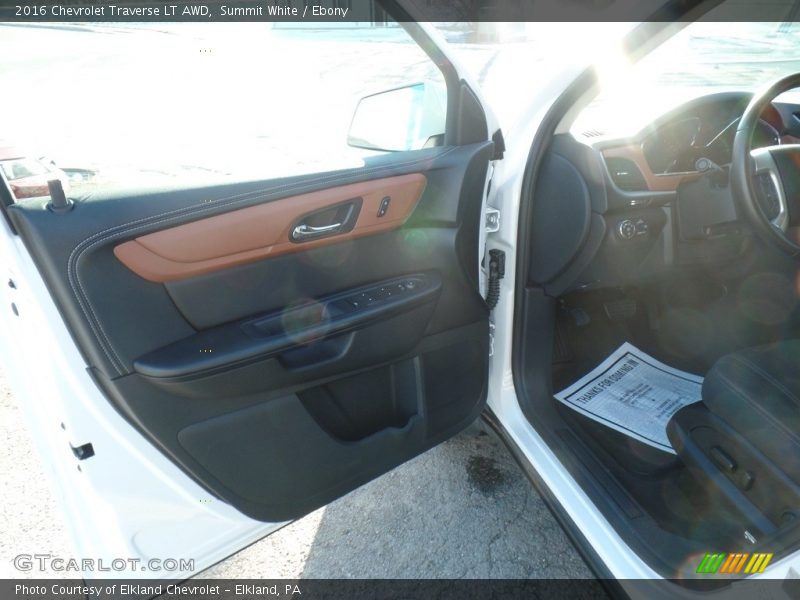 Summit White / Ebony 2016 Chevrolet Traverse LT AWD