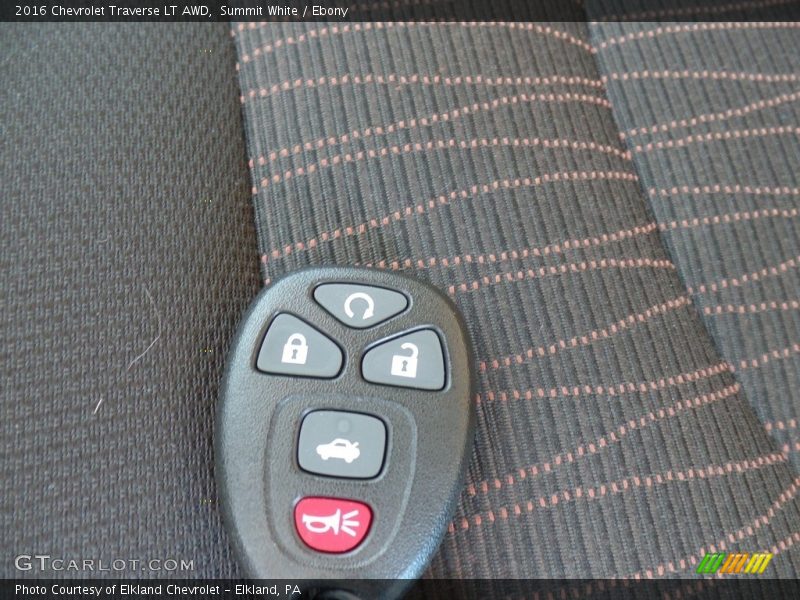 Summit White / Ebony 2016 Chevrolet Traverse LT AWD