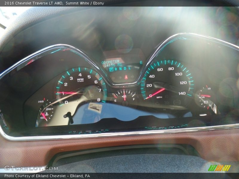 Summit White / Ebony 2016 Chevrolet Traverse LT AWD
