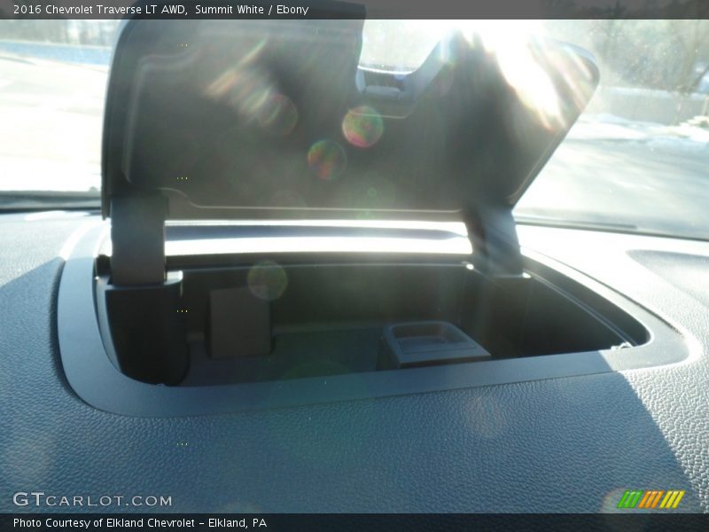 Summit White / Ebony 2016 Chevrolet Traverse LT AWD
