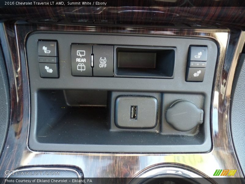 Summit White / Ebony 2016 Chevrolet Traverse LT AWD