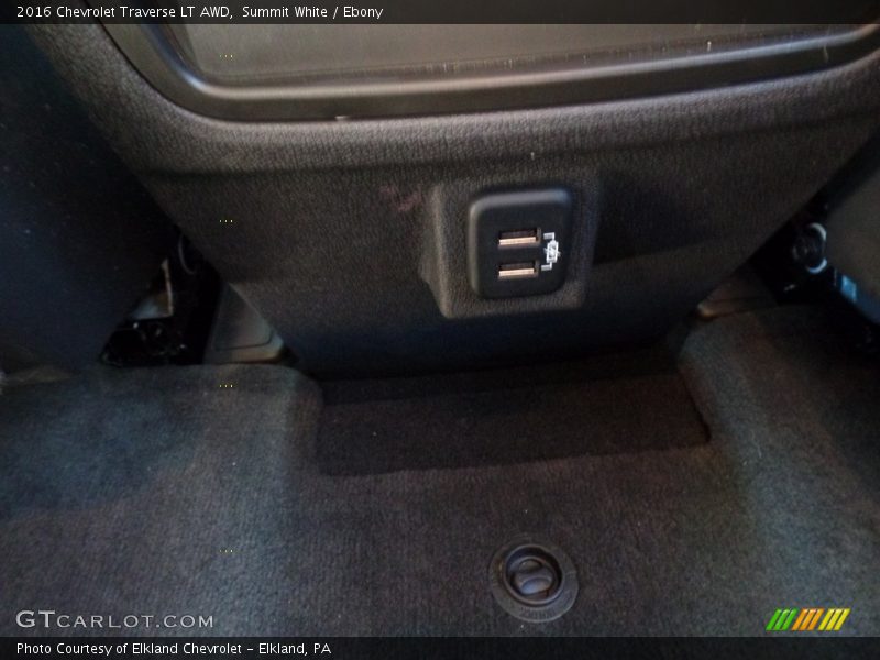Summit White / Ebony 2016 Chevrolet Traverse LT AWD
