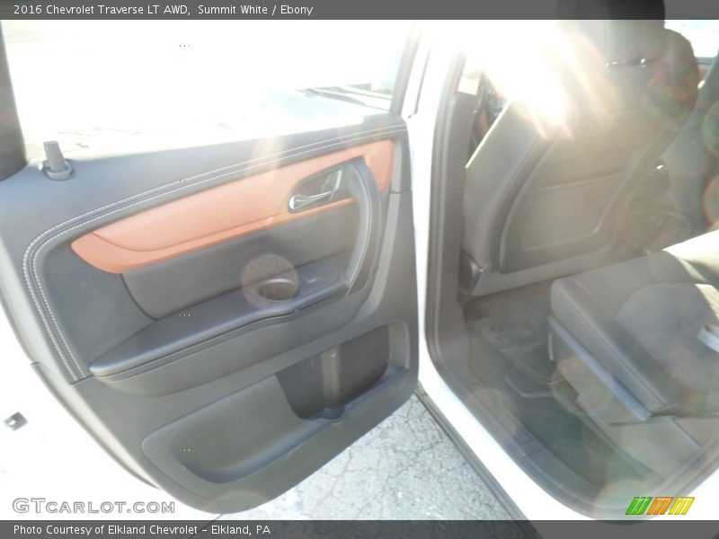 Summit White / Ebony 2016 Chevrolet Traverse LT AWD