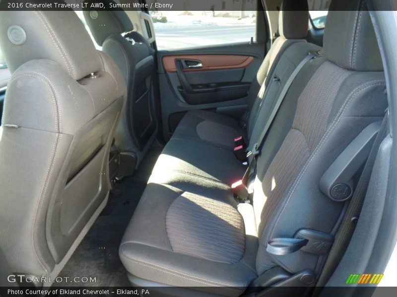 Summit White / Ebony 2016 Chevrolet Traverse LT AWD