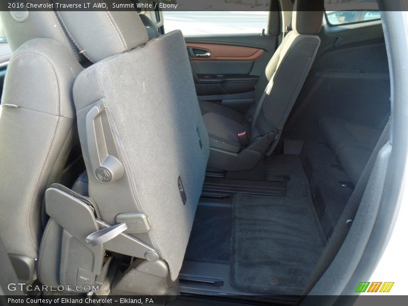 Summit White / Ebony 2016 Chevrolet Traverse LT AWD
