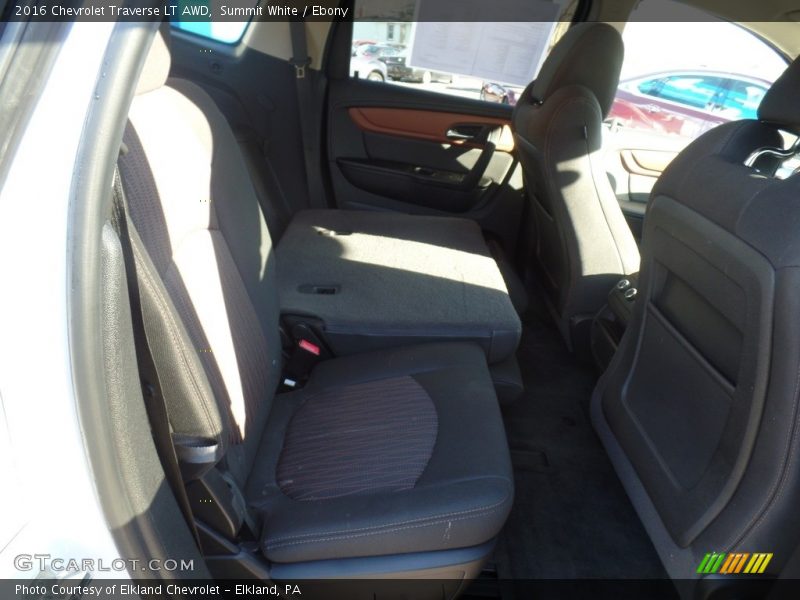 Summit White / Ebony 2016 Chevrolet Traverse LT AWD